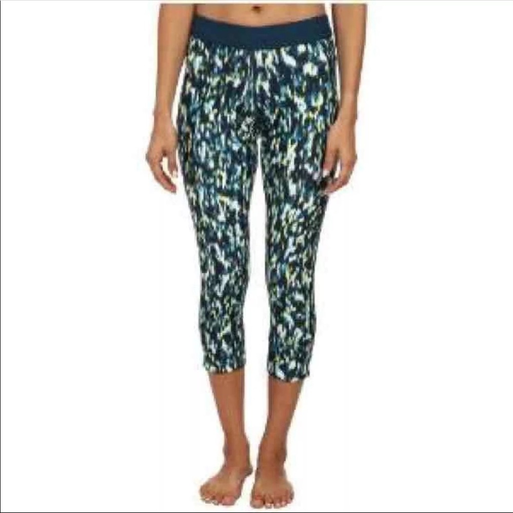 Nike Dri-Fit Printed Relay Crop